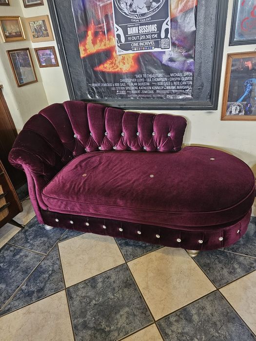 Sofa vintage em veludo