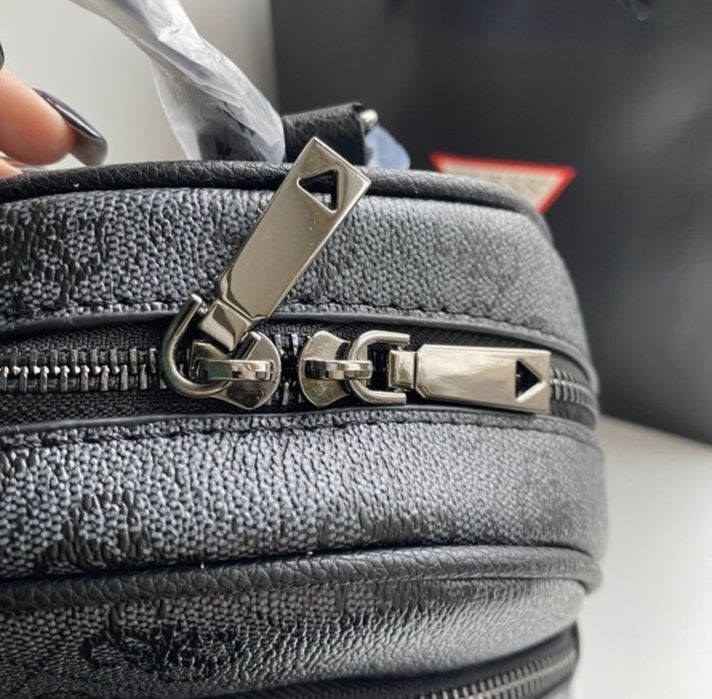 Plecak Guess wyprzedaż polecam elegancki