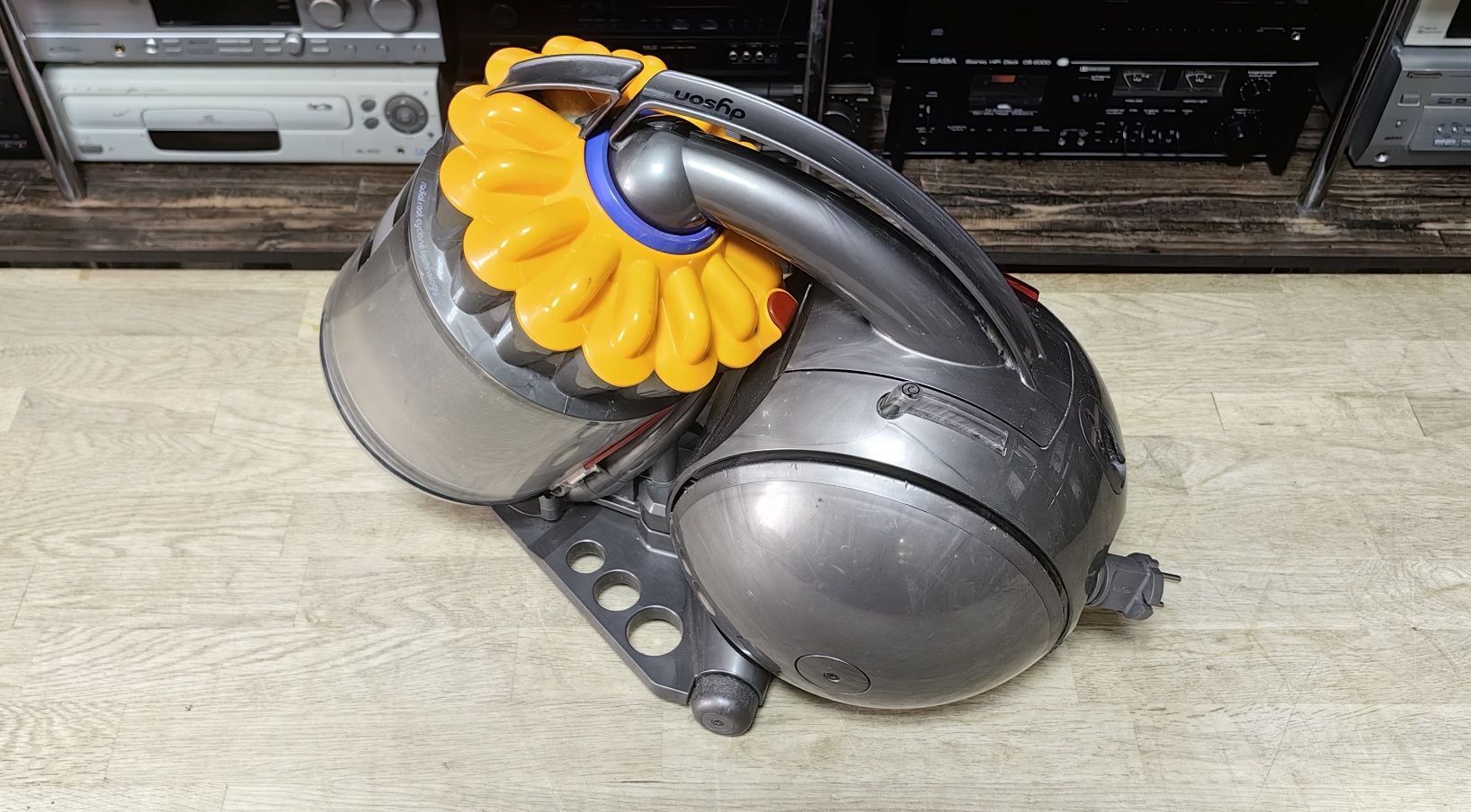 Пилосмок Dyson DC33