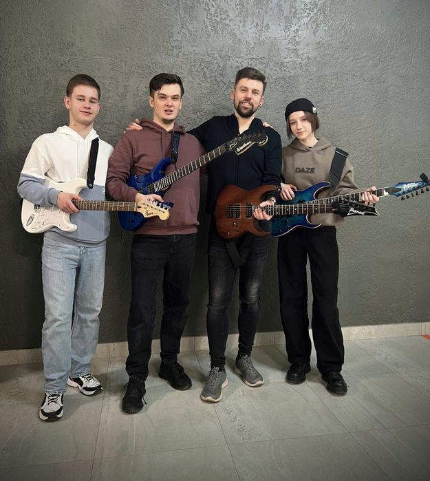 Уроки Гри на Гітарі ( Офлайн - Онлайн )