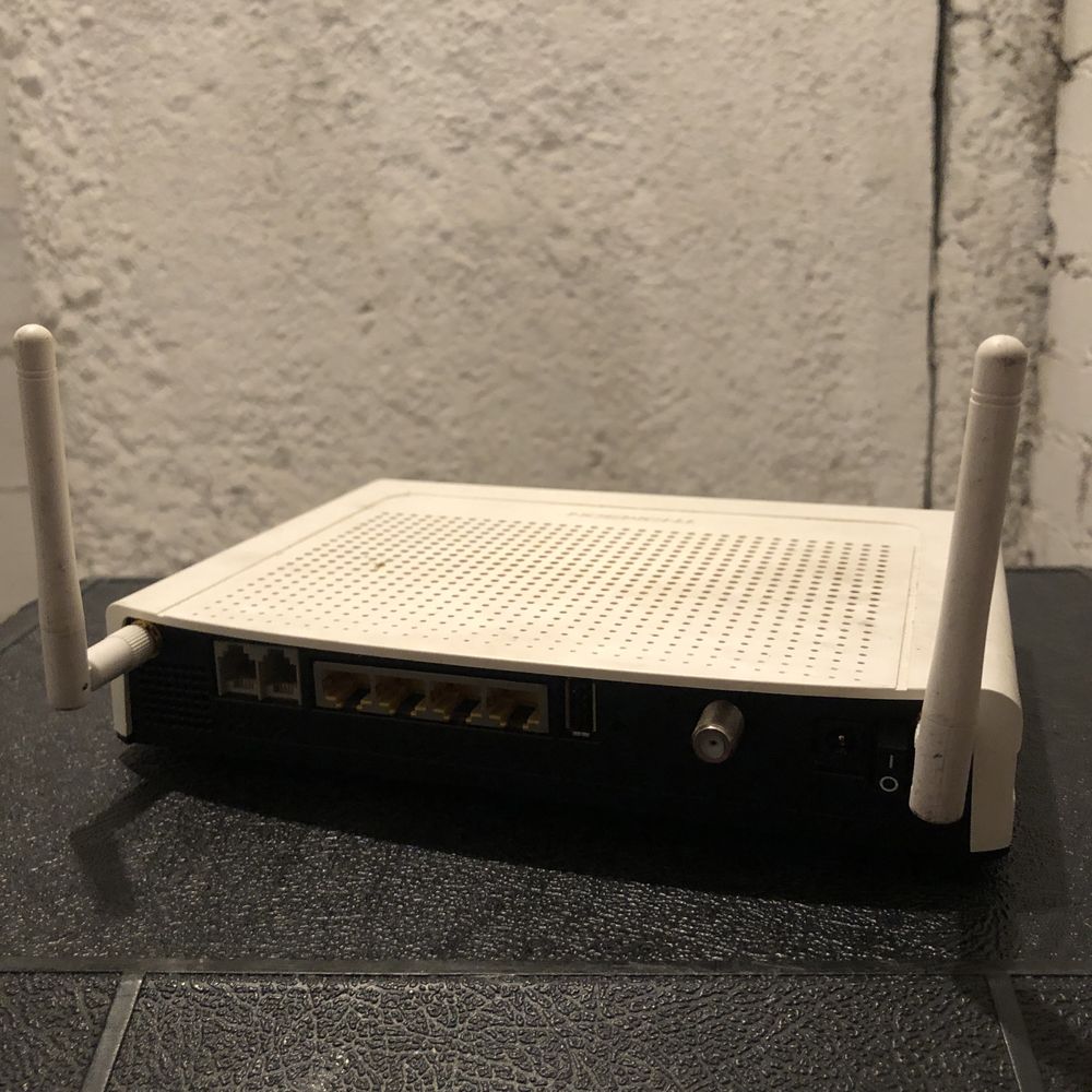 Router WiFi Thomson biały dwie antenki