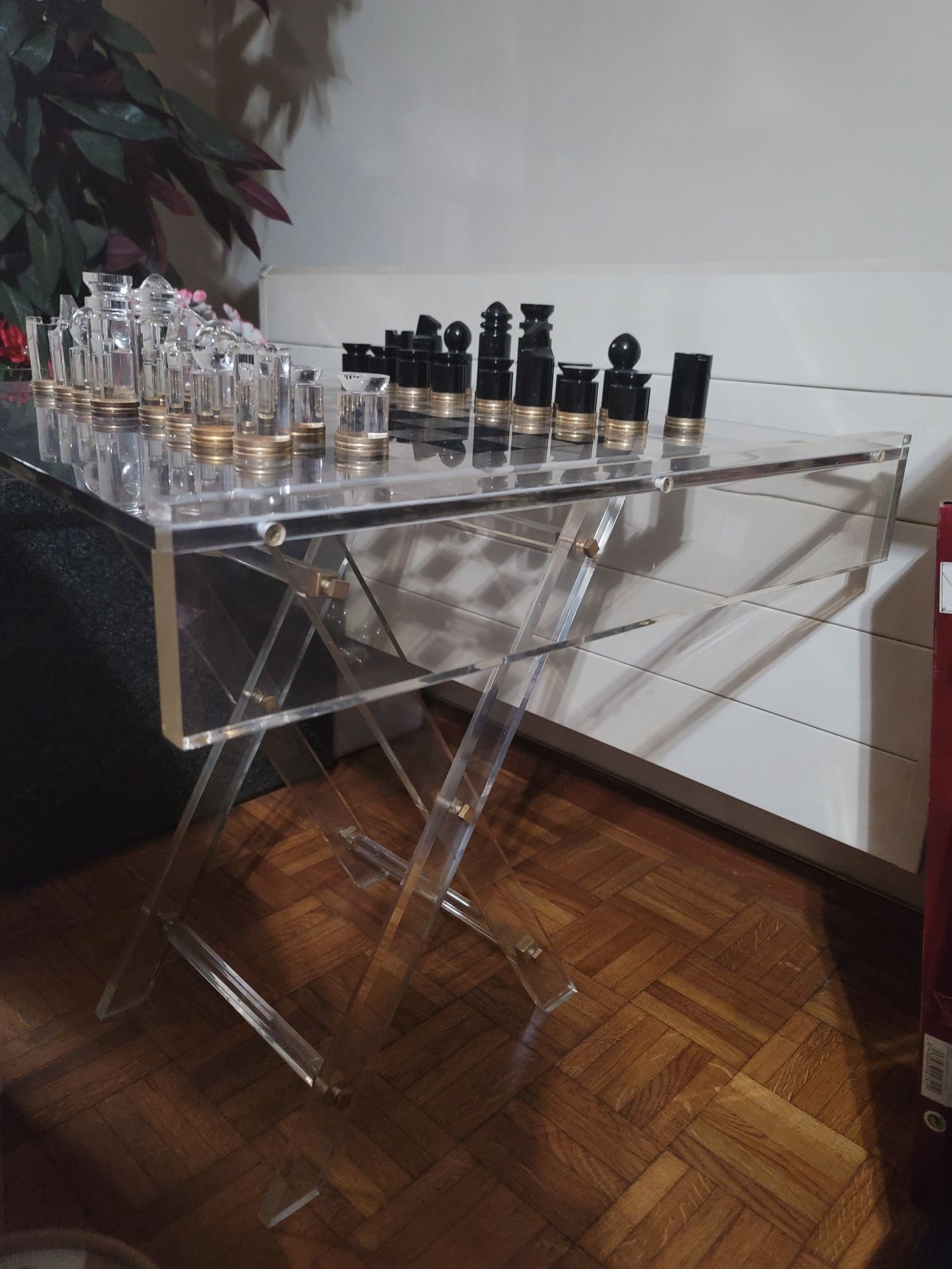 Mesa de xadrez com 20 anos como nova não foi usada