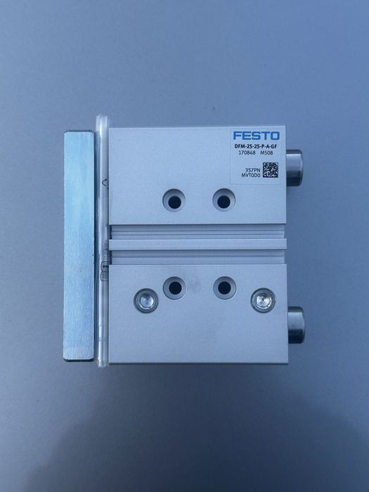 Siłownik z prowadzeniem Festo DFM-25-25-P-A-GF