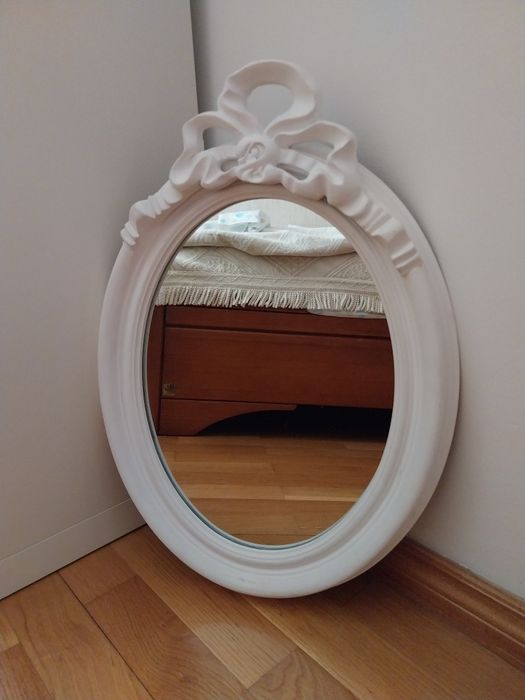 Espelho oval branco