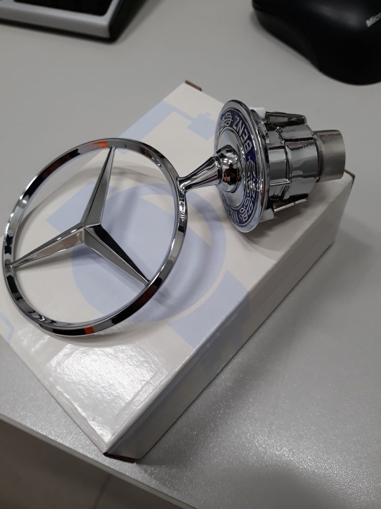 Simbolo Mercedes capon frente Novo