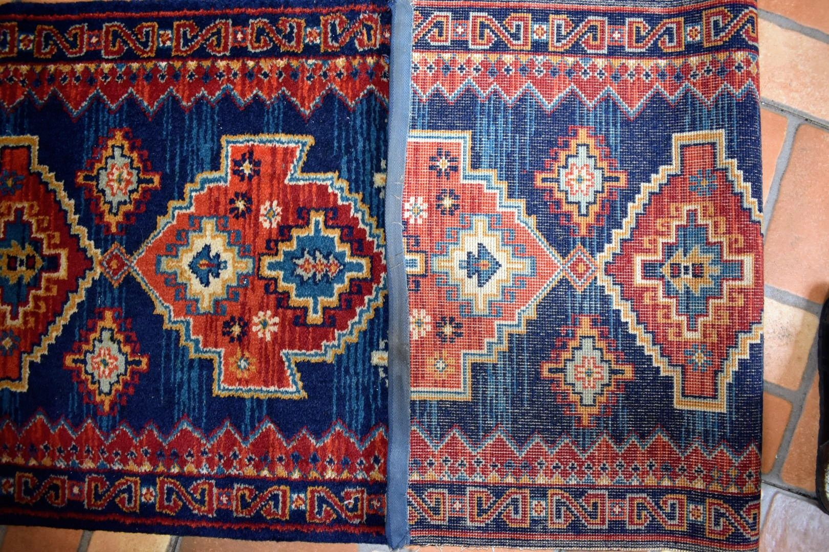 Irański ręcznie tkany wełniany dywan.
