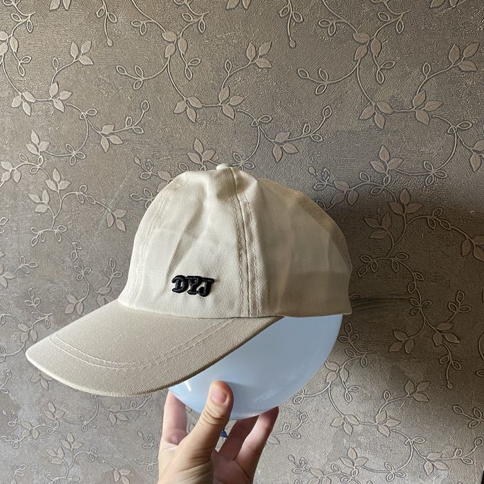 Жіноча бейсбойльна кепка