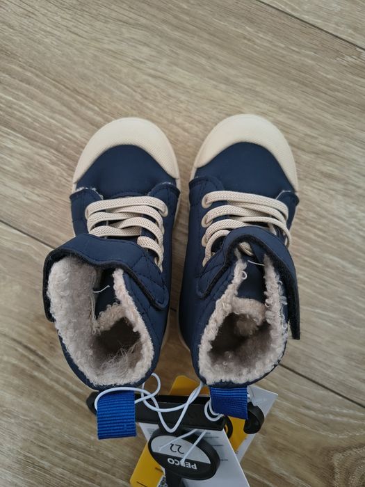 Nowe buty dziecięce-ocieplane, rozmiar 22