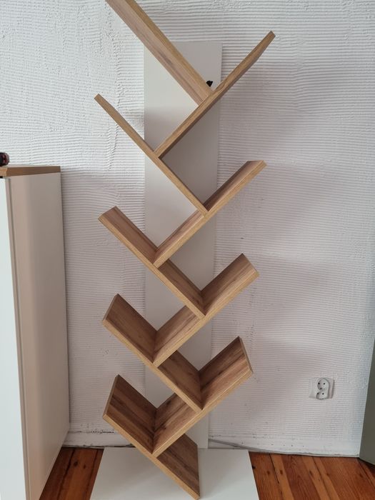 Regał jodełka na książki słupek