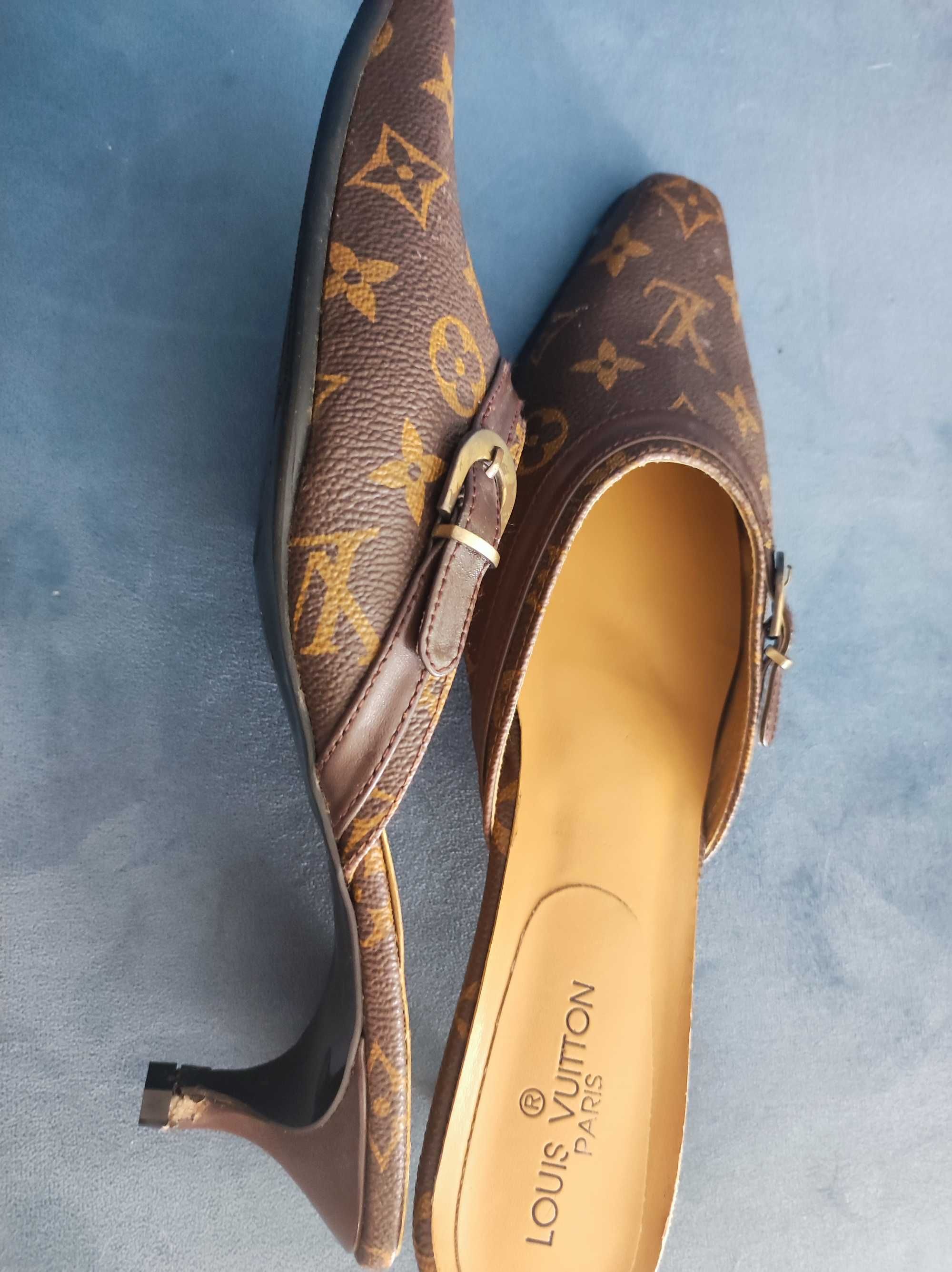 Klapki Louis Vuitton