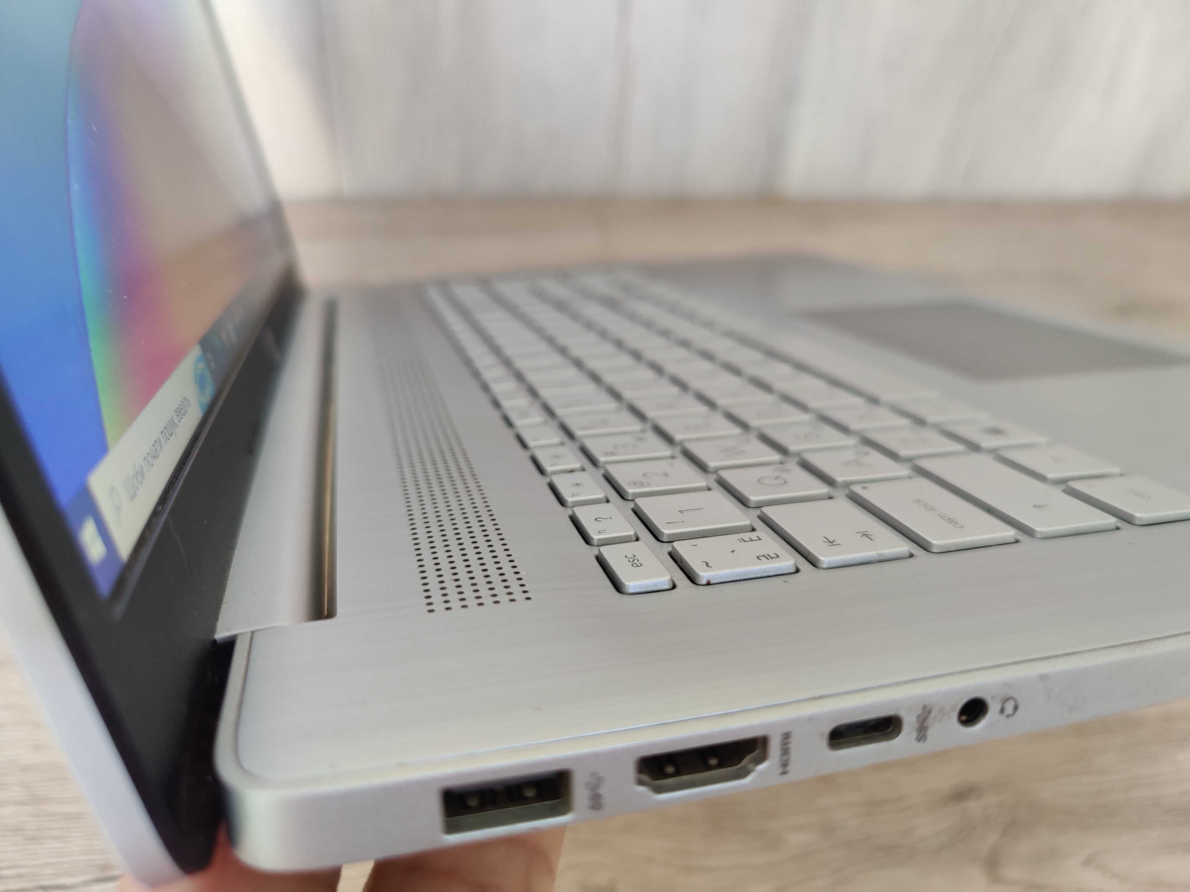 Ноутбук HP Laptop 17.3-cp0034ua 8/256SSd