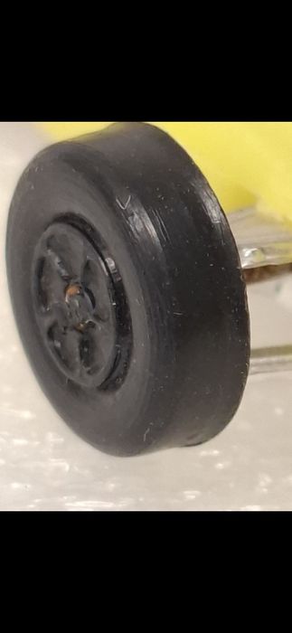 Autko wyścigówka z kierowcą prl