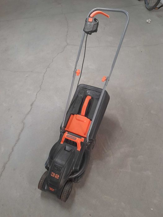 Corta relvas black & decker