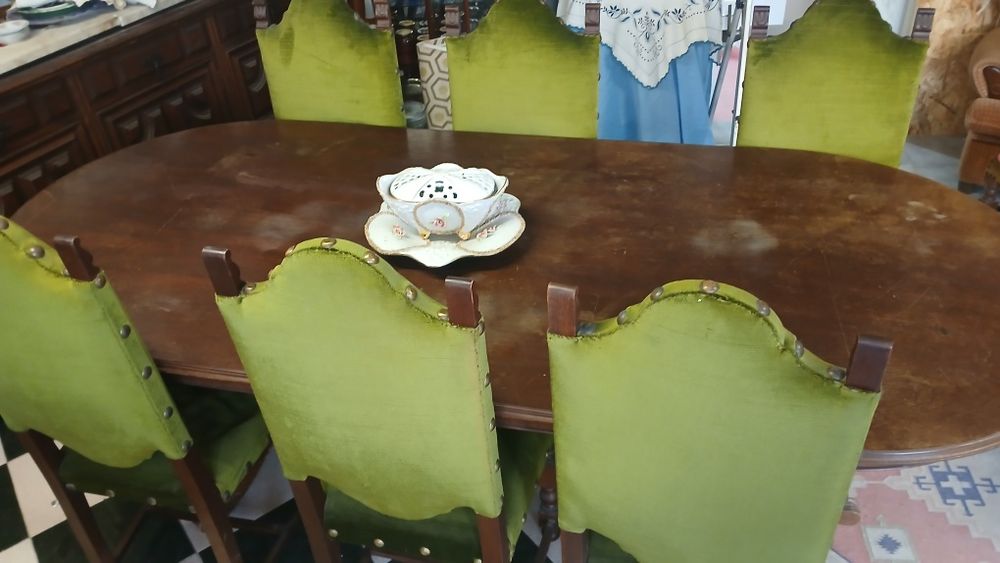 Mesa e 6 cadeiras