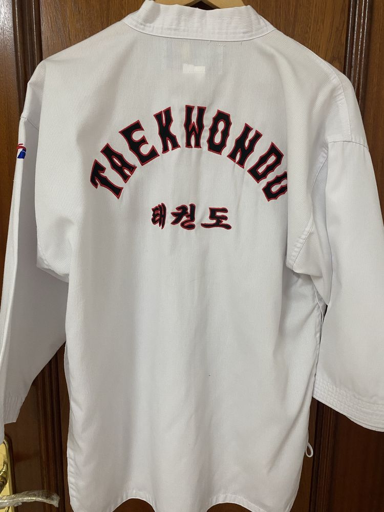 Fato de taekwondo