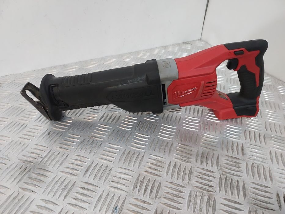 Пила шабельна акумуляторна MILWAUKEE M18