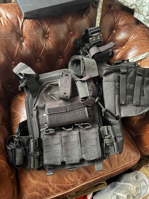 Airsoft Kit (Colete + Capacete + Cinto + Hydration Pack)