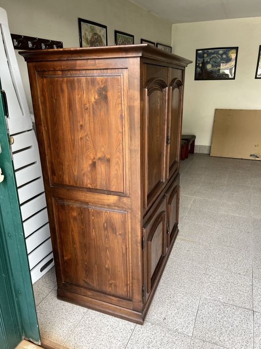 Armário para televisão em castanho