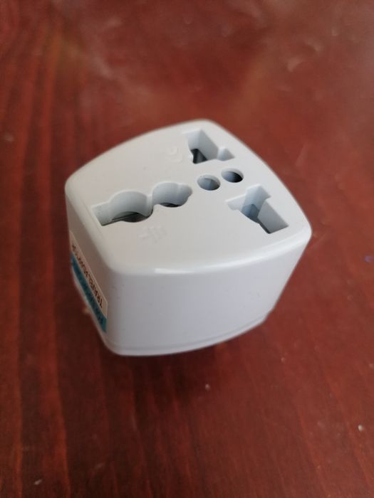 Adaptador tomada viagem