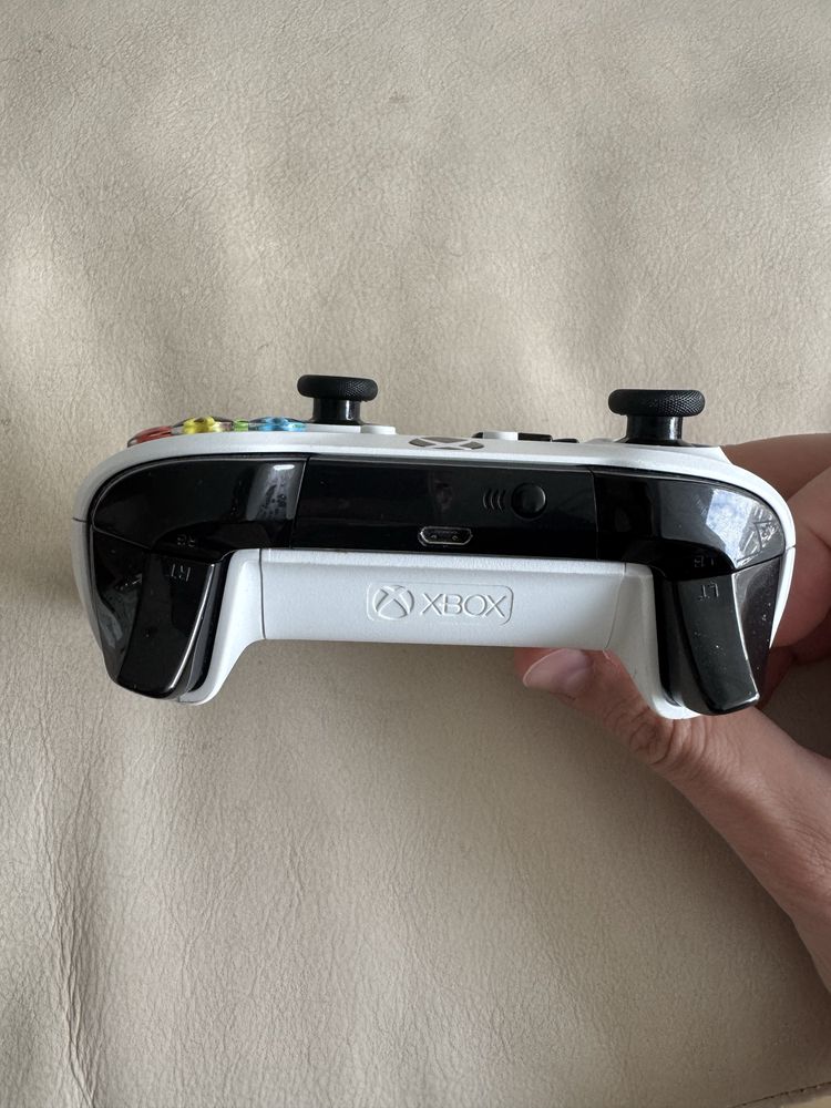 Pad Xbox One Controller (model 1708)