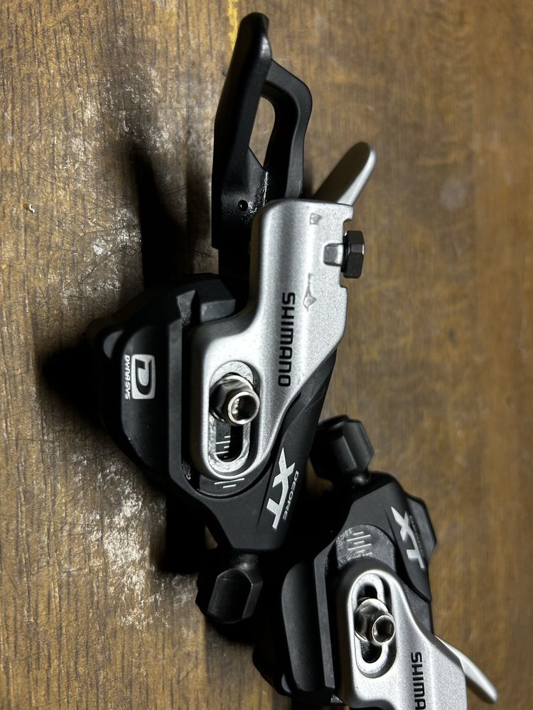 Manetki shimano deore xt sl-m780-B