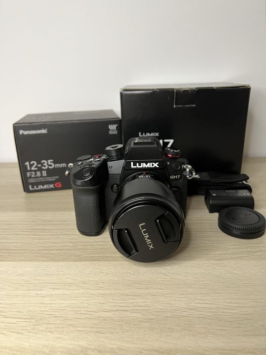 Panasonic Lumix GH 7 + lente 12-35mm