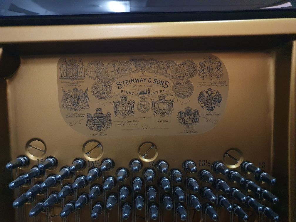 Pianino Steinway & Sons, najwyższa półka. Obniżka ceny o 13 tys..