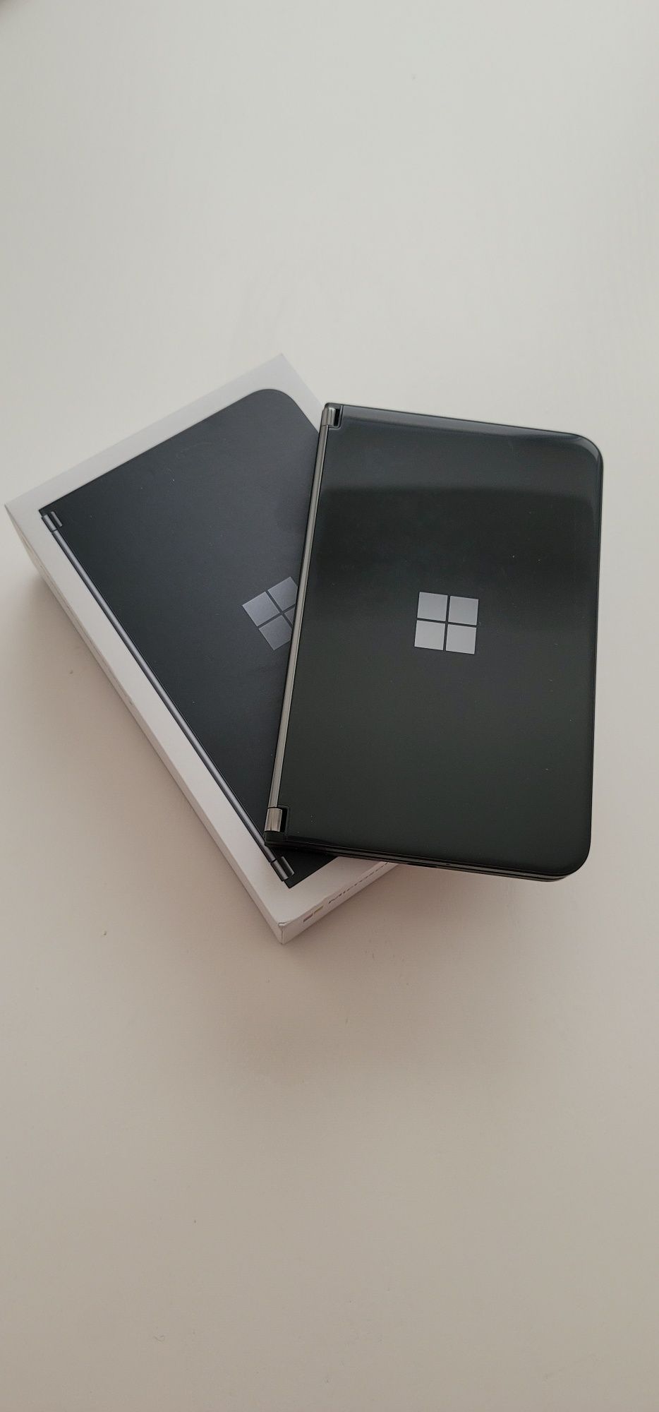 Microsoft Surface duo 2 obsidian