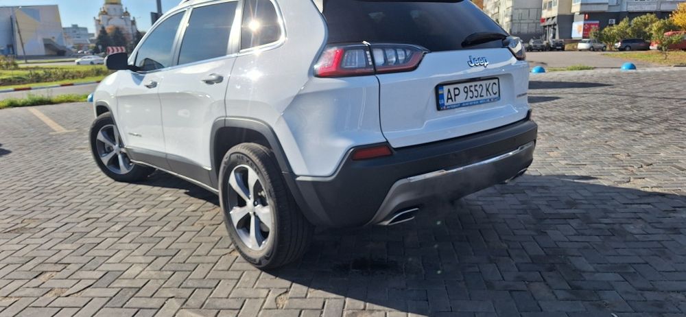Продам авто Jeep Cherokee