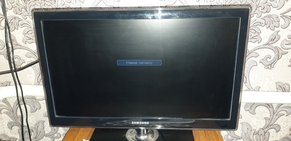 Телевизор Samsung UE19D4000NW+ приставка Т2