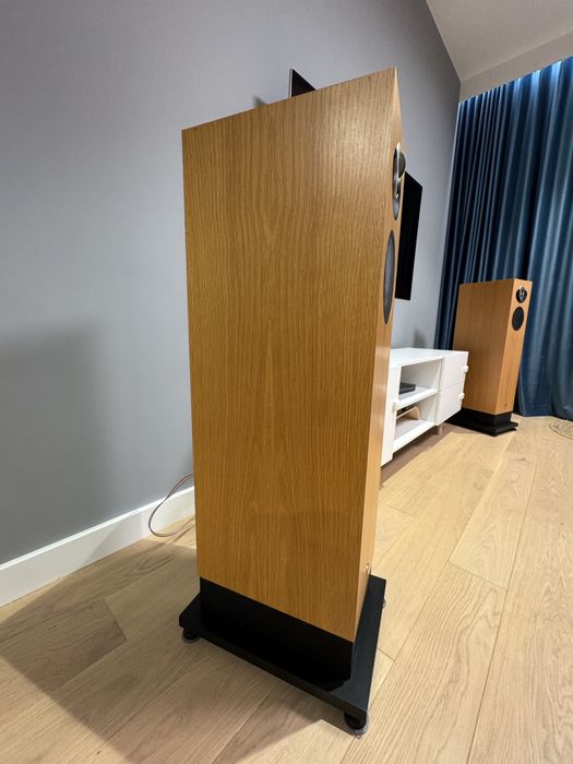 Kolumny Linn Majik Isobarik