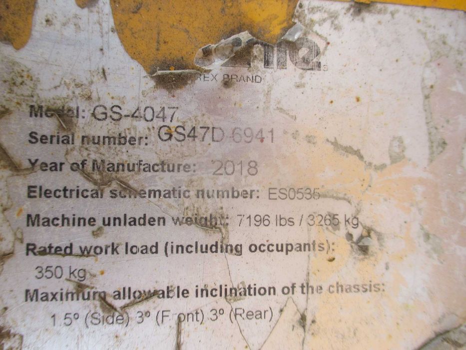 Podnośnik nożycowy zwyżka Genie GS4047 uszkodzony