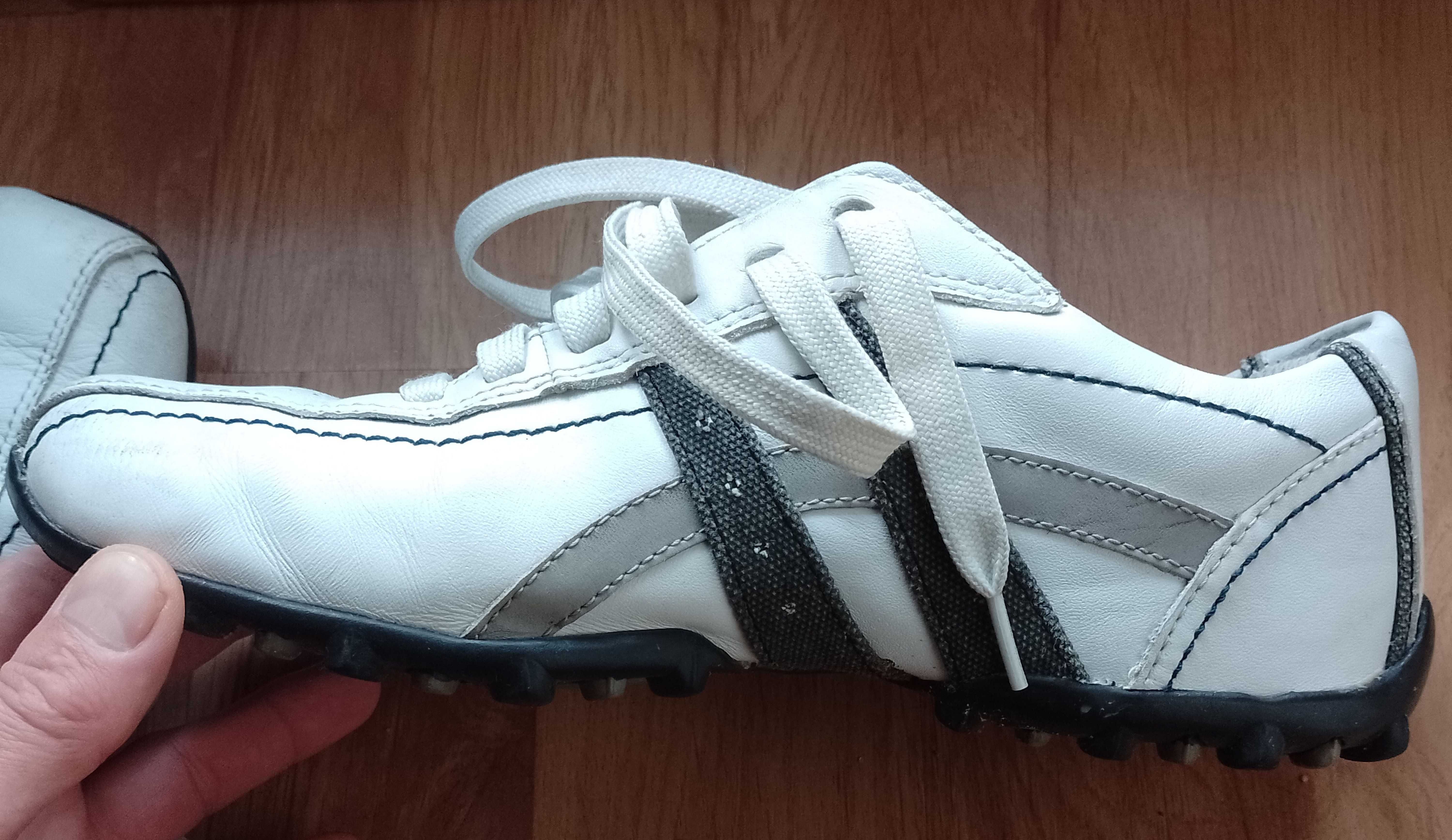 Męskie skórzane tenisówki SKECHERS. Rozmiar 42.

Tylko przedmiot