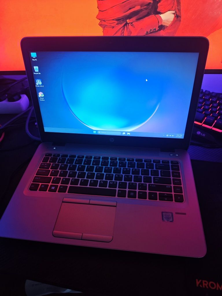 Portátil HP Moderno 840 G4 | i7 7500 ecra 1080P 512GB