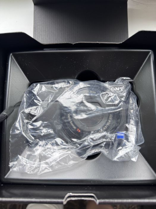 Цифровой фотоаппарат Sony RX100 идеальный