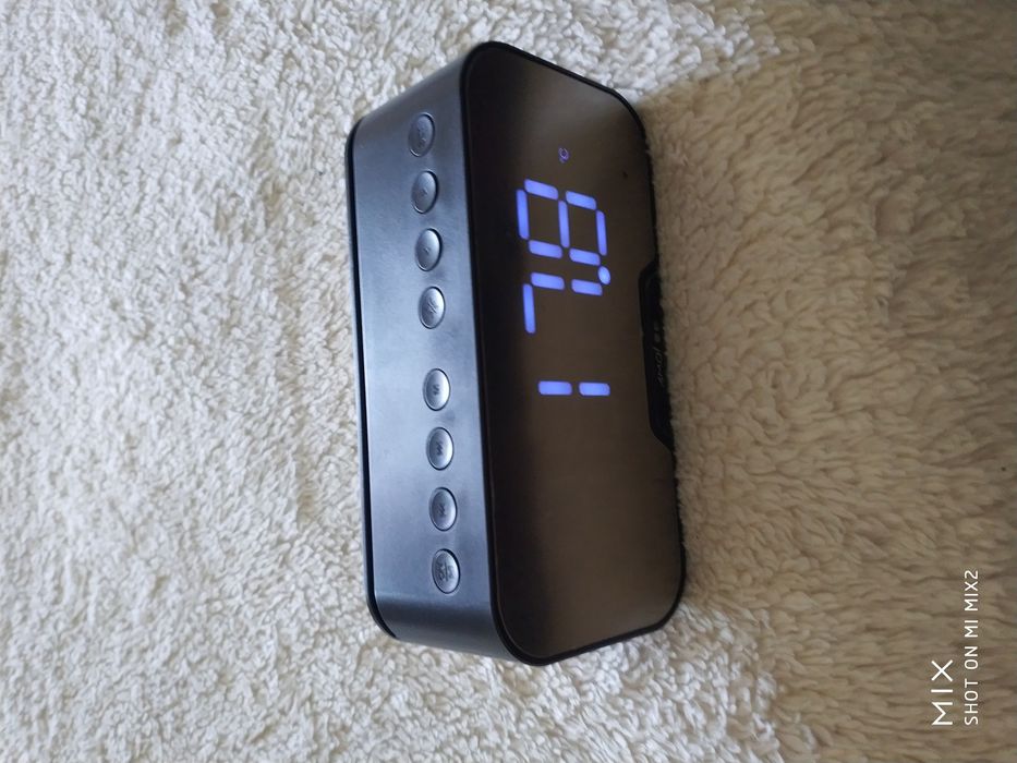 Alarm Clock as Good as New!!64551344861186124