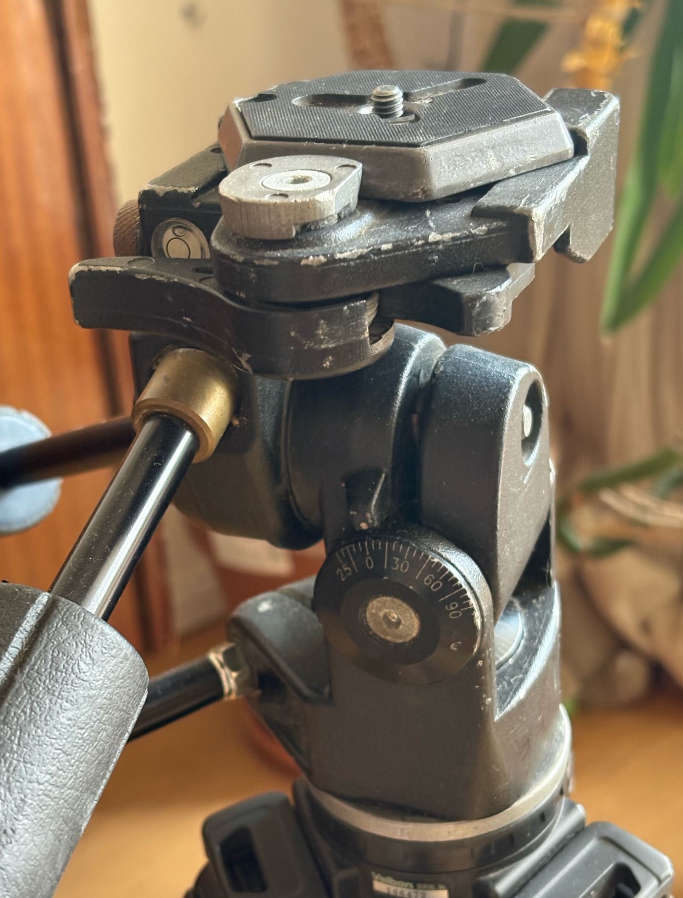 Statyw fotograficzny Velbon GEO N730 plus głowica Manfrotto 229