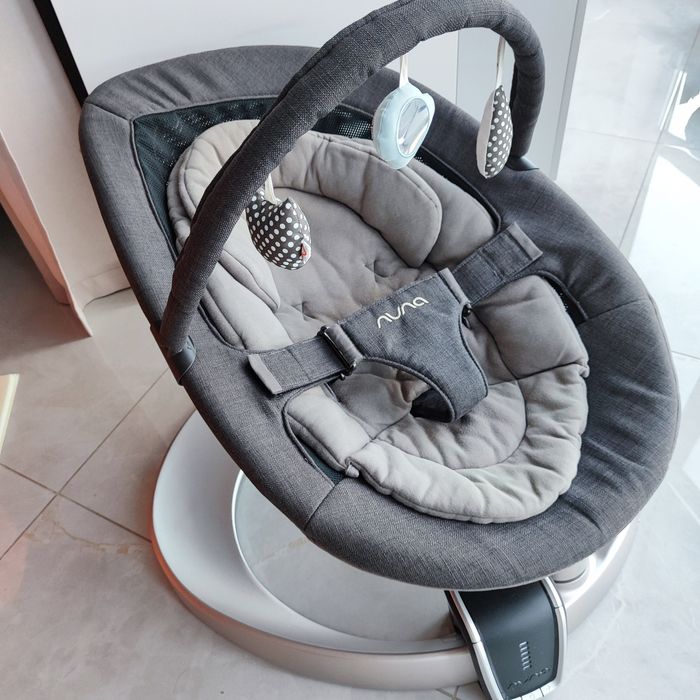 Продам шезлонг-качалку  Nuna