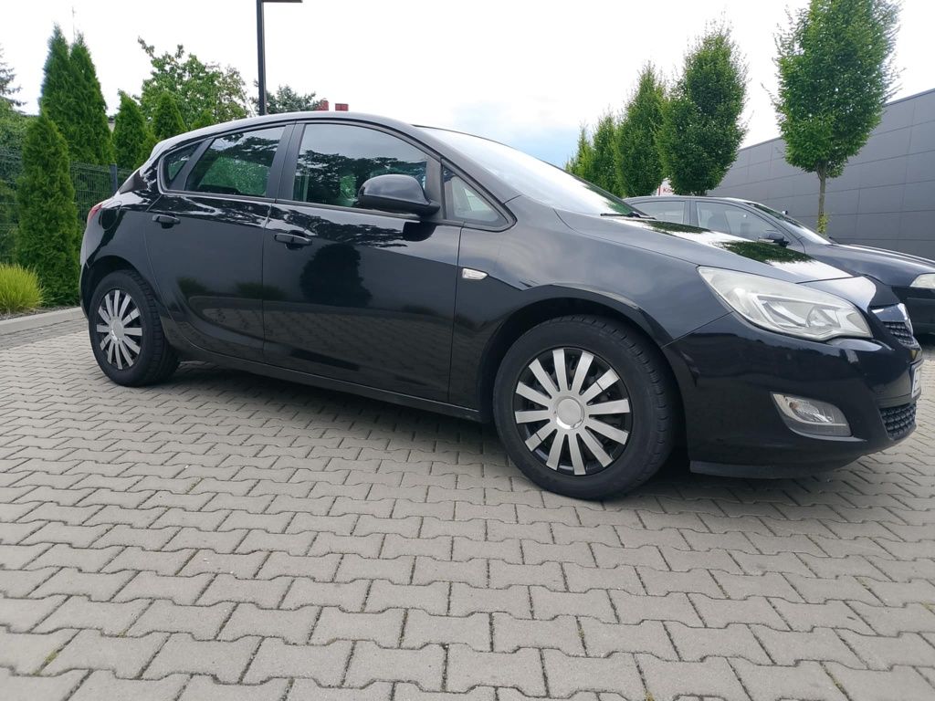 Opel Astra J 1.7 diesel 2010r 5-drzwiowa