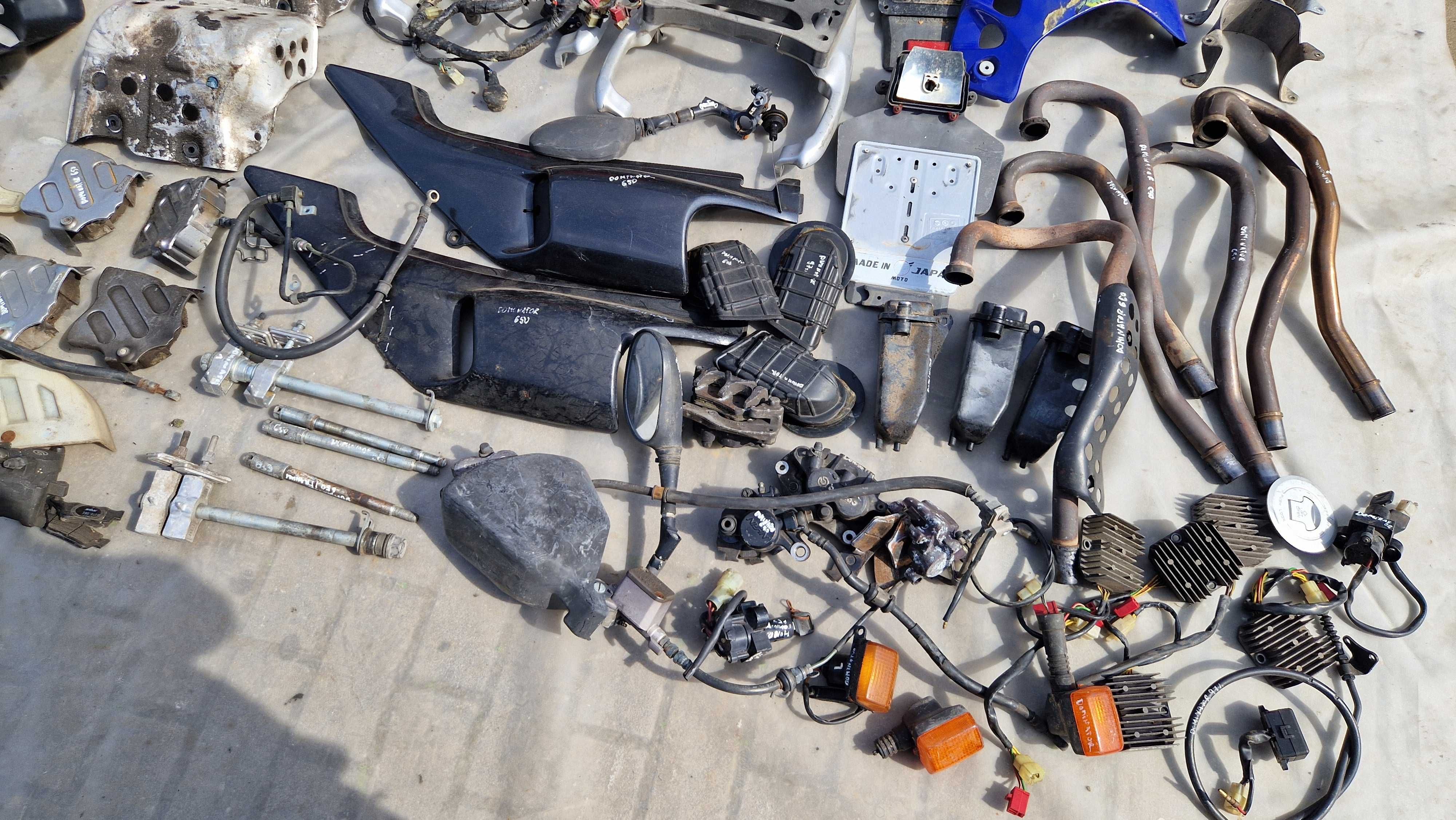Honda DOMINATOR 650 amortyzator zadupek osłona stelaż wypełnienie set