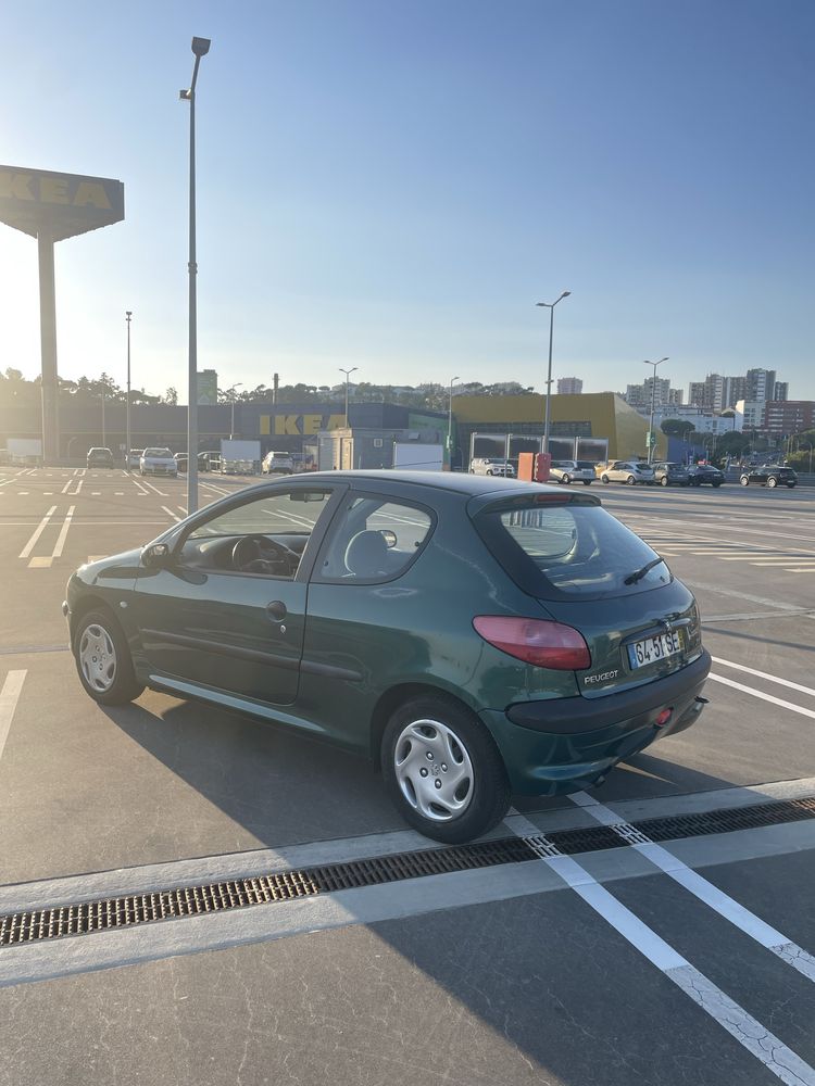 Peugeot 206 1.1 .