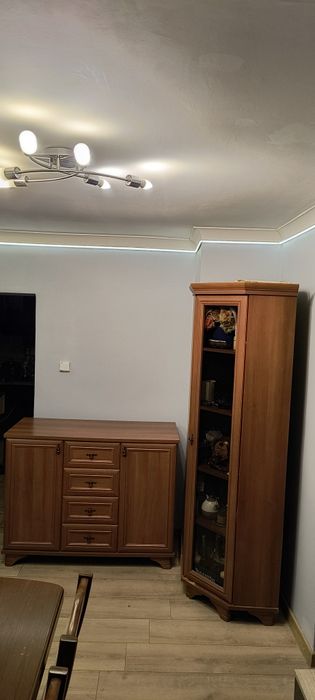 Solidne drewniane meble