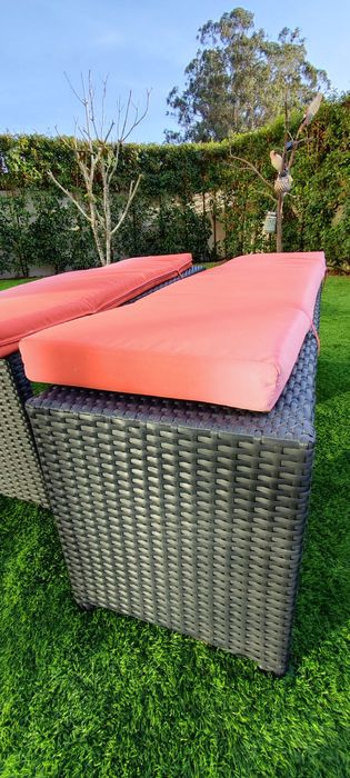 Mesa de jardim + bancos