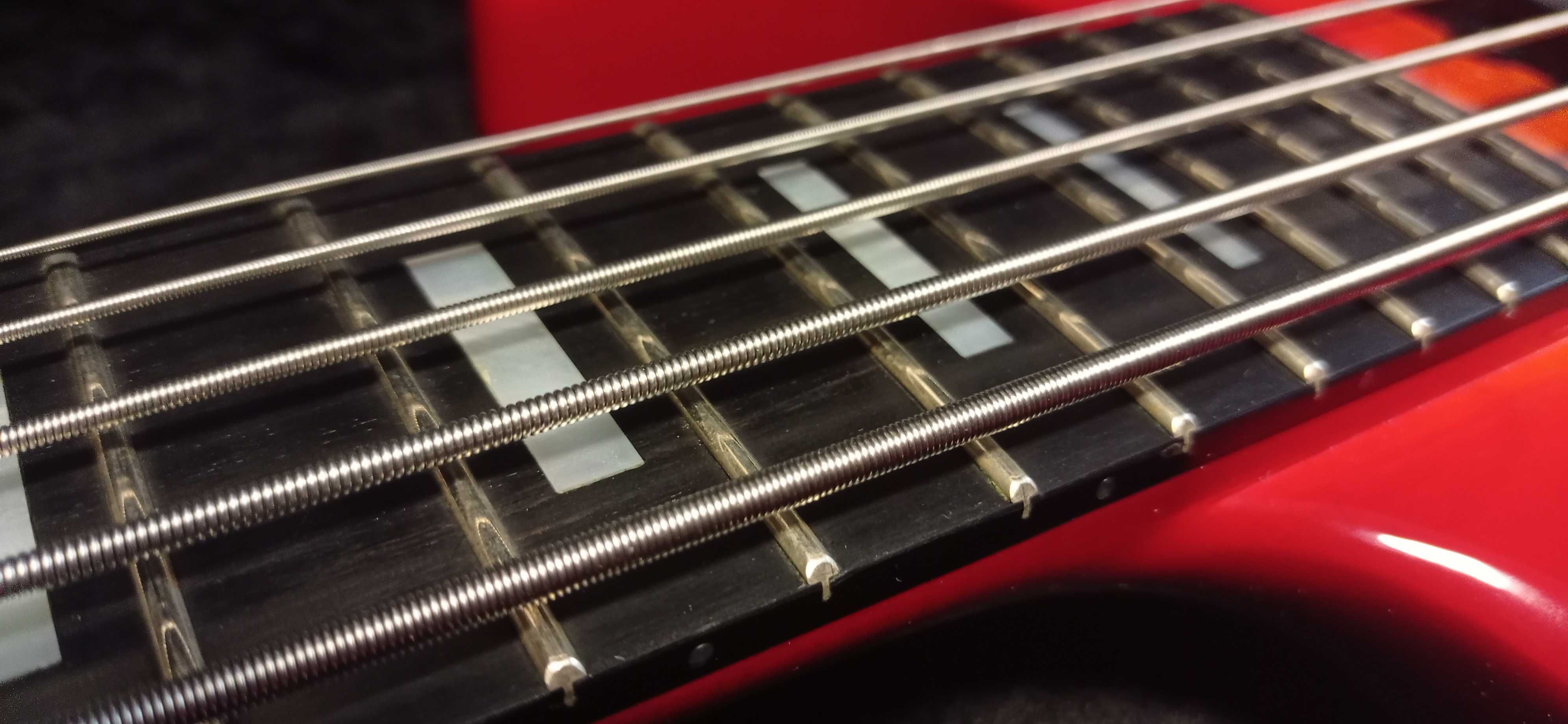 Carvin LB75 5 strunowy aktywny bas USA