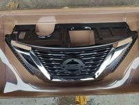 Решетка радиатора Nissan Rogue X-trail 2017-2019