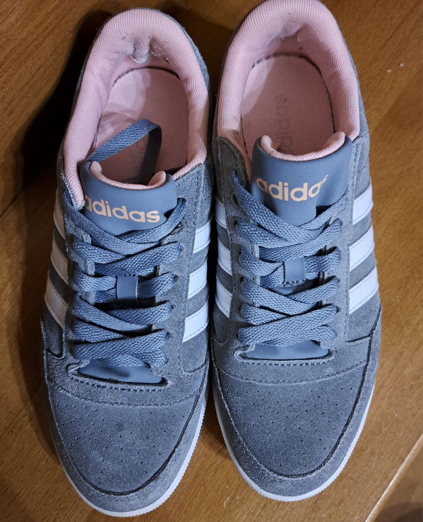 Кросівки Adidas 38р. устілка 23,5см.