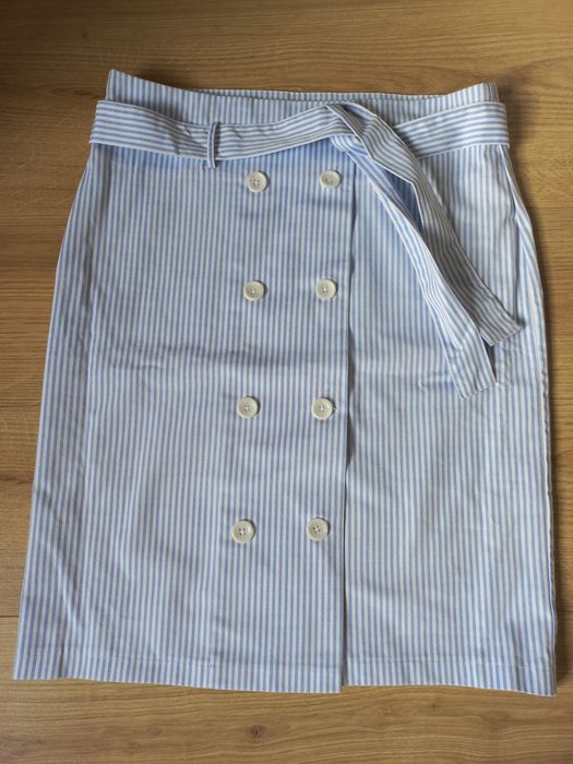 Spódnica zapinana z przodu