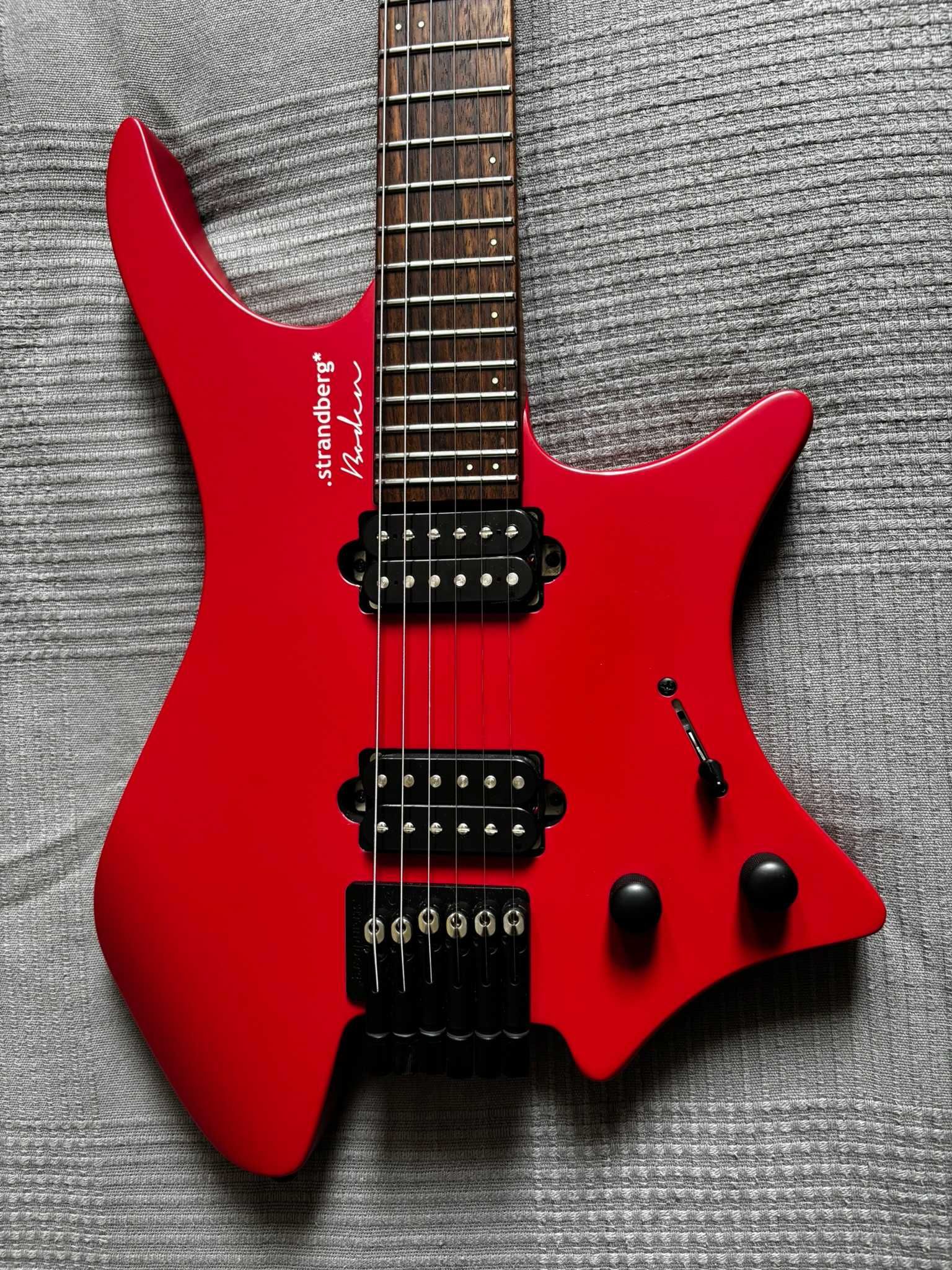 Headless Gitara Strandber Boden Essential Astro Dust