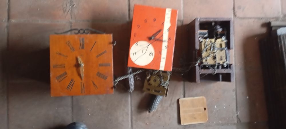 Продам настенные часы под восстановление