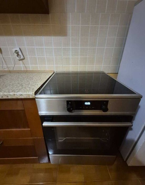 Продаж видової 3 кімнатної квартири, вул. Милославська 4